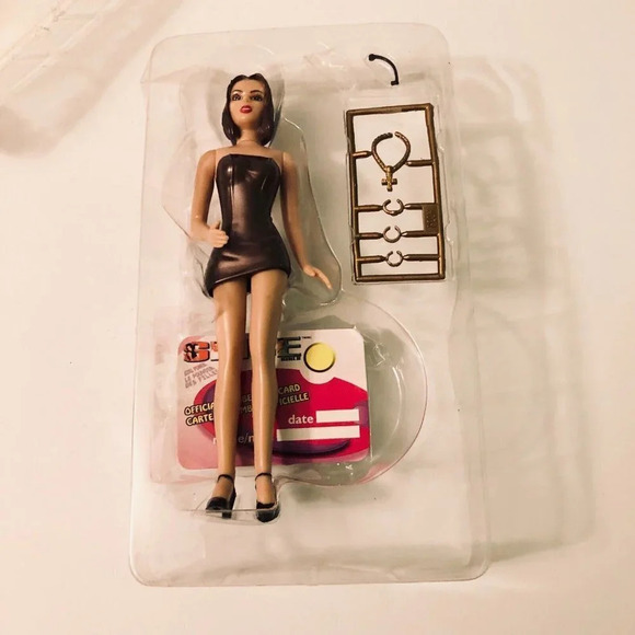 Vintage 1998 Posh  Spice Girls 6 Inch Tall Action Figure Doll Victoria Damaged - Picture 12 of 16